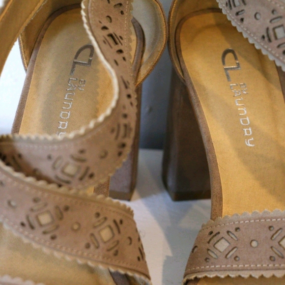 Chunky Heel - Picture 4 of 7